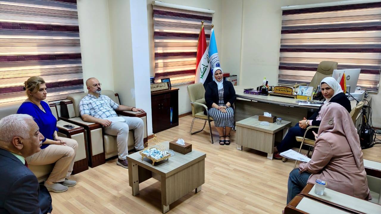استقبال السيدة عميد معهد المعلوماتية للدراسات العليا في جامعة تكنلوجيا المعلومات والاتصالات اللجنة الوزارية لتفقد سير امتحانات الكورس الثاني لطلبة المعهد