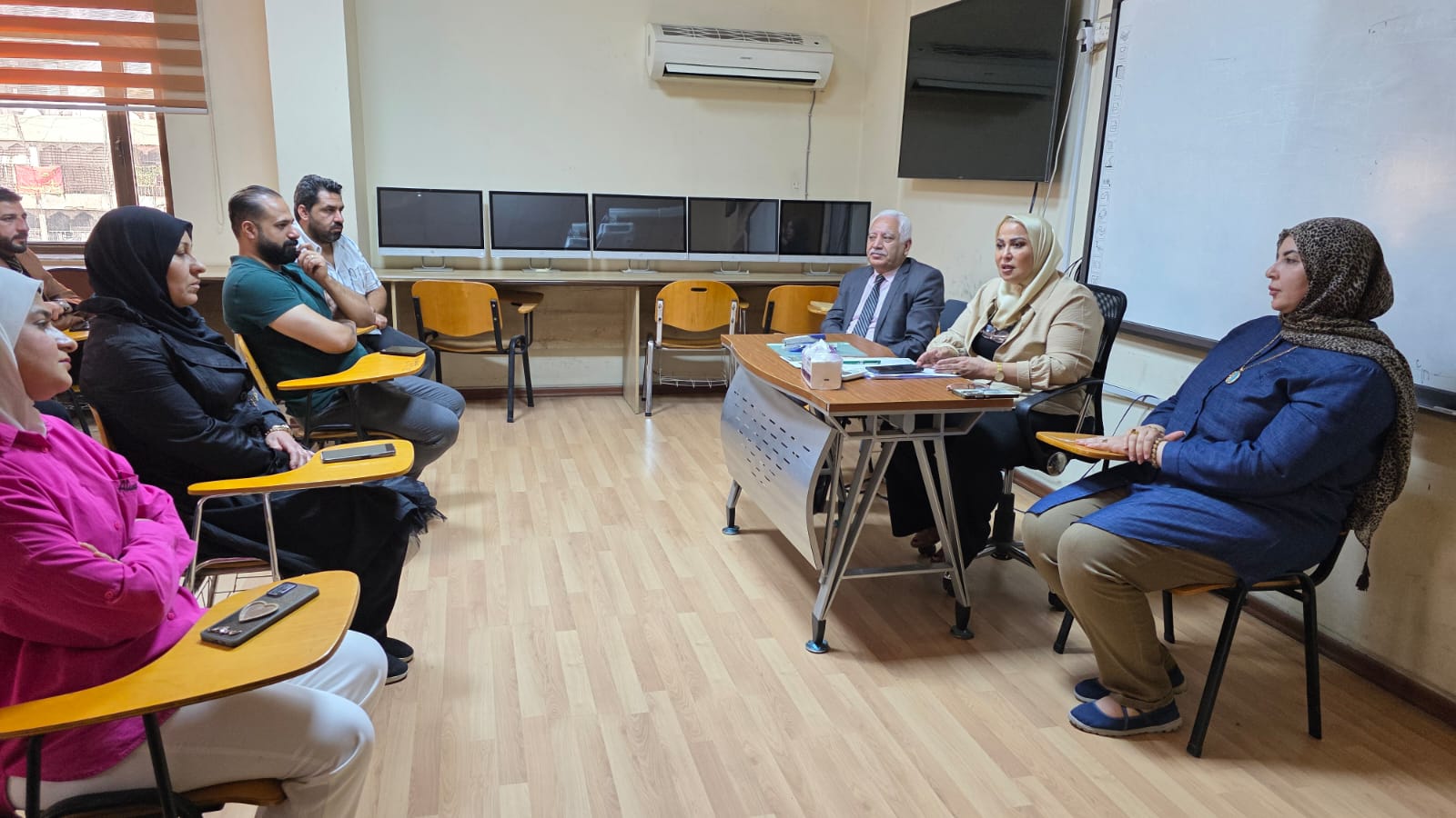 اجتماع السيدة عميد معهد المعلوماتية للدراسات العليا مع تدريسيي المعهد